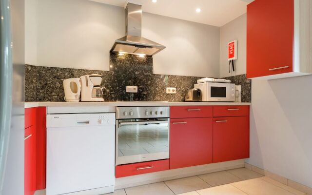 Detached House with Terrace with Breathtaking Views, Hot Tub, Sauna