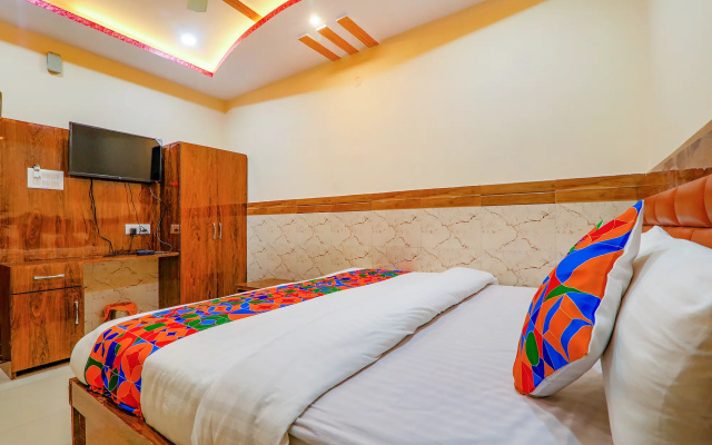 Fabhotel Shree Galaxy