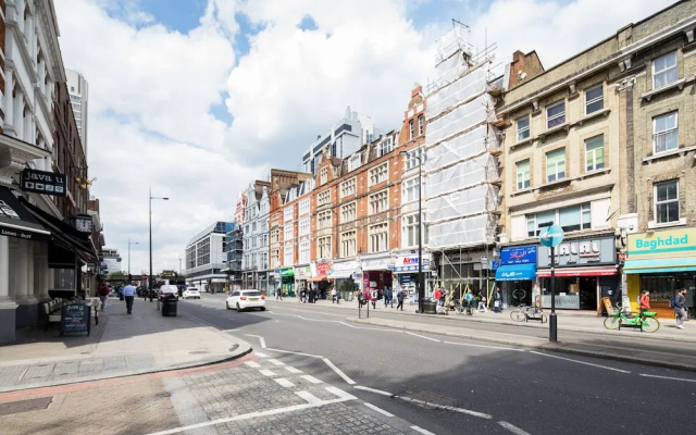 Star Street by Lime Street