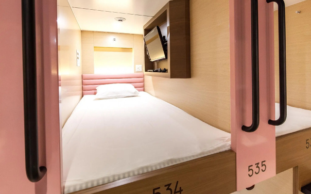 Y's Cabin Osaka Namba – Guest Rooms – Osaka