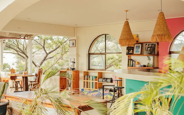 Zulu Surf Hotel