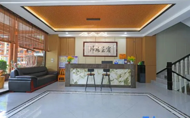 Shennongjia Plateau Red Homestay (Dajiuhu Pingqian Ancient Town Branch)