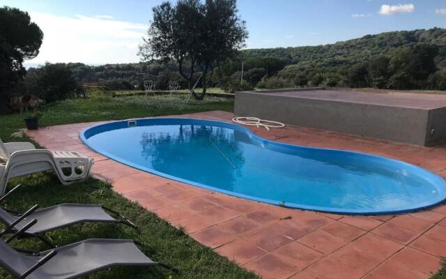 Casita en plena naturaleza con piscina y wifi gratis