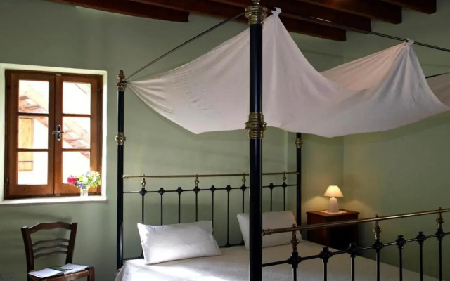 Porfyrios Country House