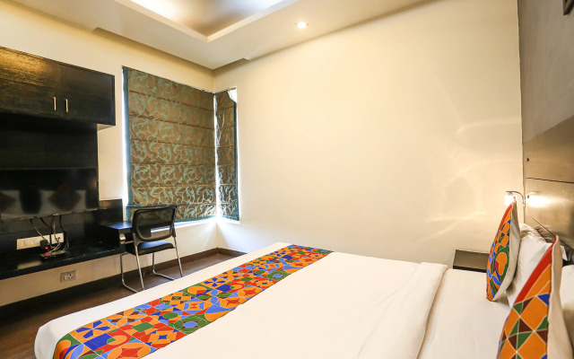 Capital O 605 Hotel Camria