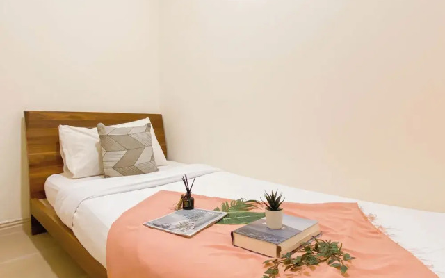 Modern Contemporary 2Br Apartment At Meikarta