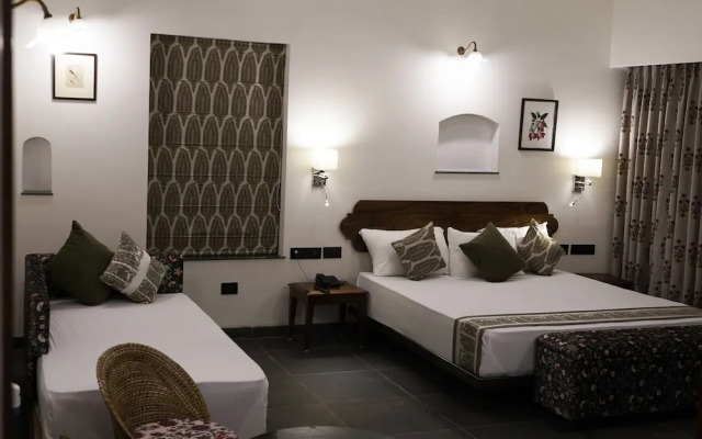 Village Machaan Resort