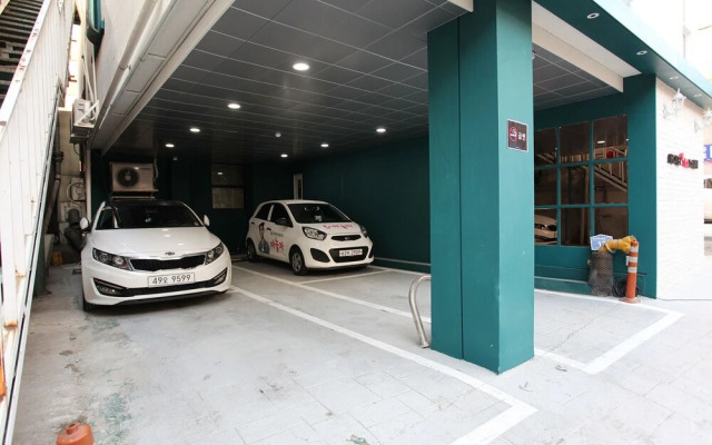 Yaja Yeonsinnae Station