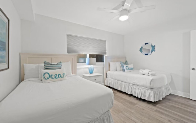 Emerald Beach 1736