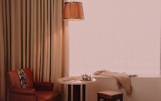 Maison Heler Metz, Curio Collection By Hilton