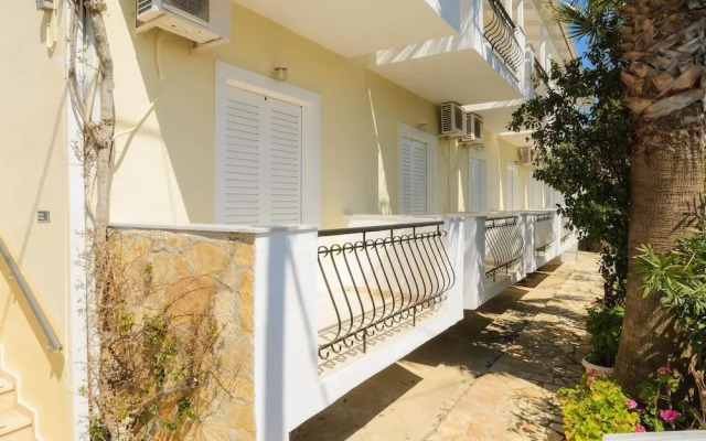 Ni-Mar Studios & Apartments