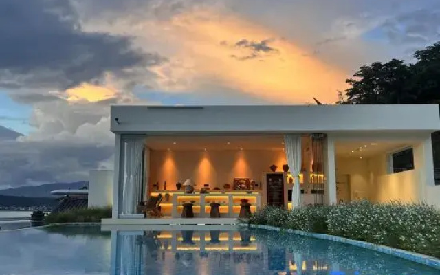 See the Mountains Again | Holiday Villa · Mountain · Seaview Holiday Hotel