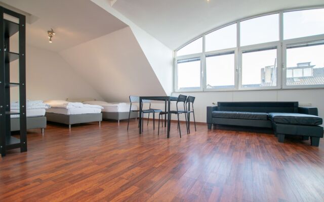 Tolstov Hotels Sunny Penthouse In City Center