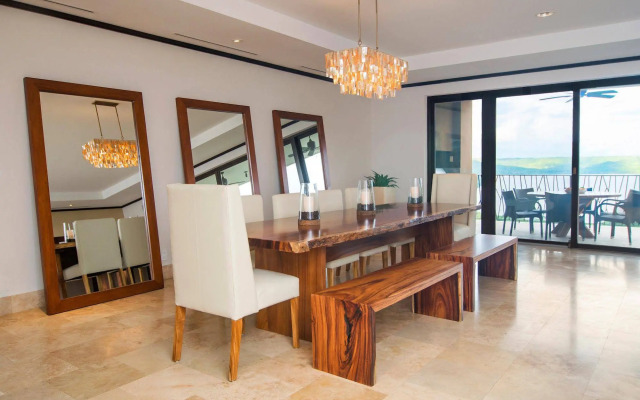 Papagayo Luxury