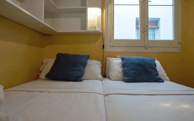 Lovely 3bed W/balcony in Madrid City Center