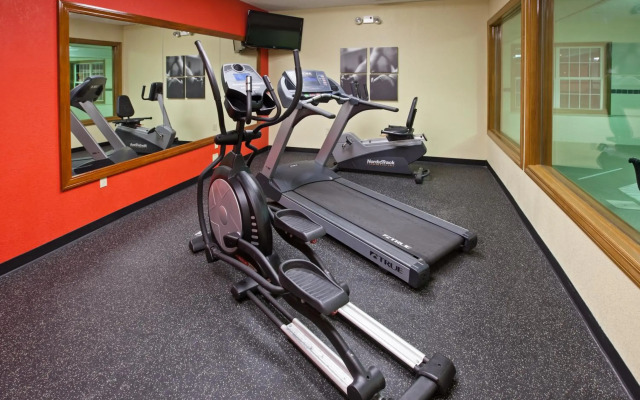Country Inn & Suites by Radisson, Macedonia, OH