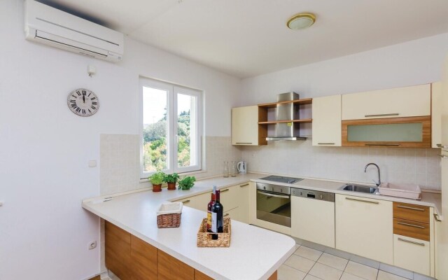 Amazing Home in Dubrovnik With Wifi and 3 Bedrooms