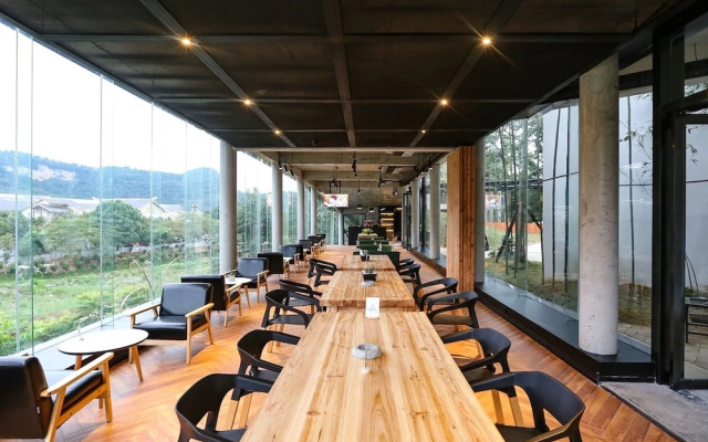 Zhangjiajie SIXX Hotel