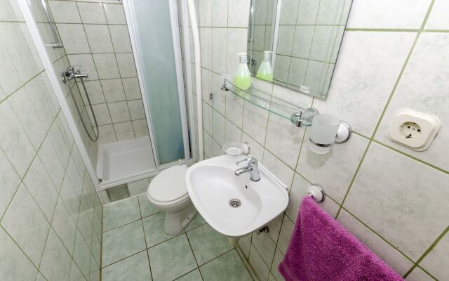 Apartments Dinko