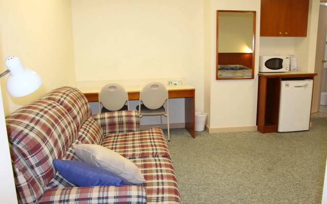 Pioneer Way Motel
