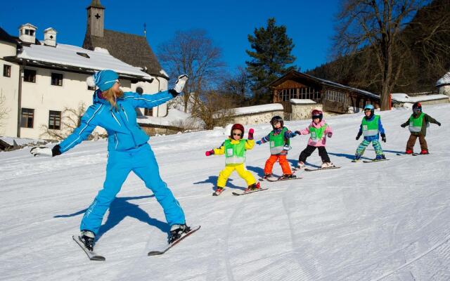 Spacious Apartment near Ski Trail in Maishofen