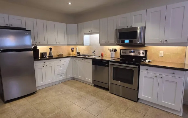 2 Bdrm, Kitchen, Laundry, Weekly - Monthly Discount
