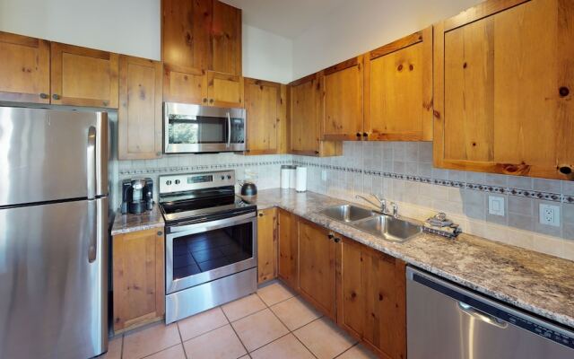 Stoney Creek Northstar by Whistler Premier