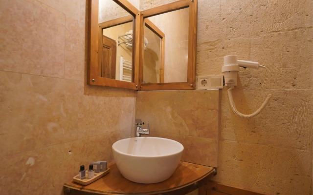 Maya Cave Hotel