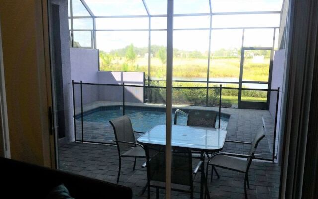 Lexington Vacations Champ by Stark Hosp