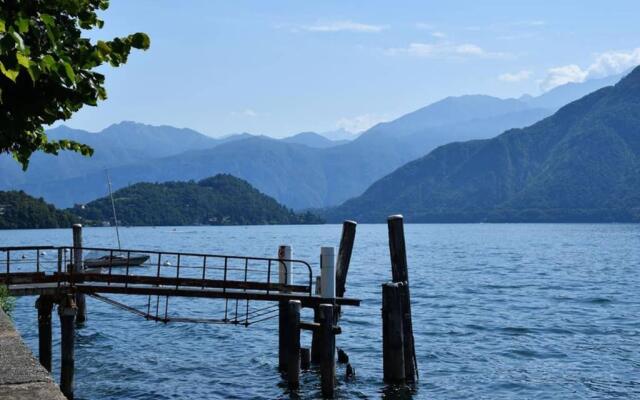 Rocks apartment Colonno