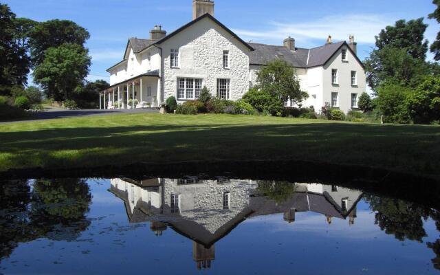 Plas Dinas Country House