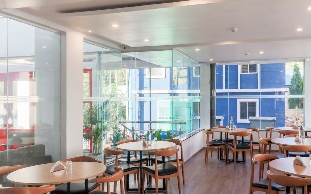 Sumithra Inn by OYO Rooms