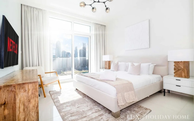 LUX  Luxury Sunrise Beachfront Suite 1