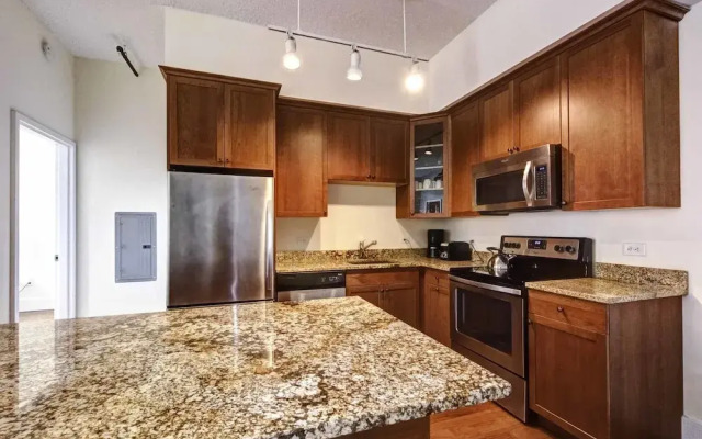 Pelicanstay near Holland Tunnel