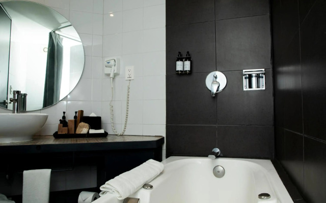 Hotel B Urban Xaman by Fontán Reforma