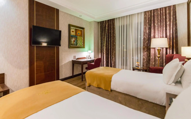 Wellborn Luxury Hotel