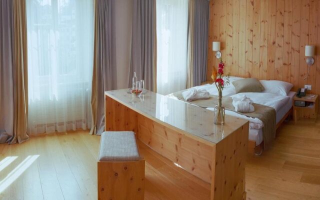 Adula Hotel