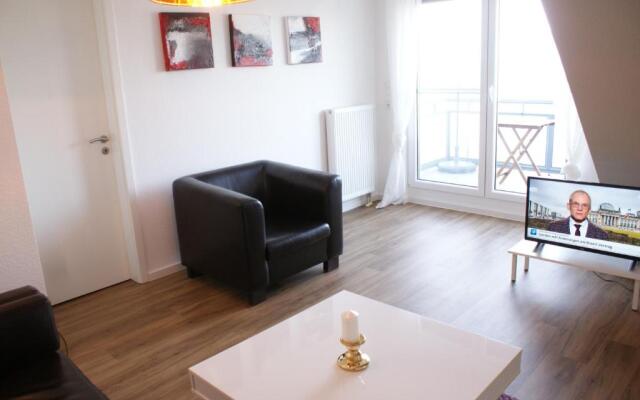 Seestraße mit Ostseeblick, Balkon und Parkplatz - ABC60