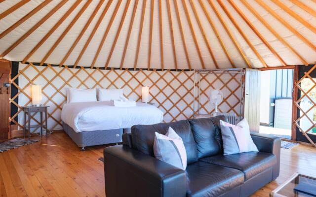 Awaawa Yurts - Papa Yurt