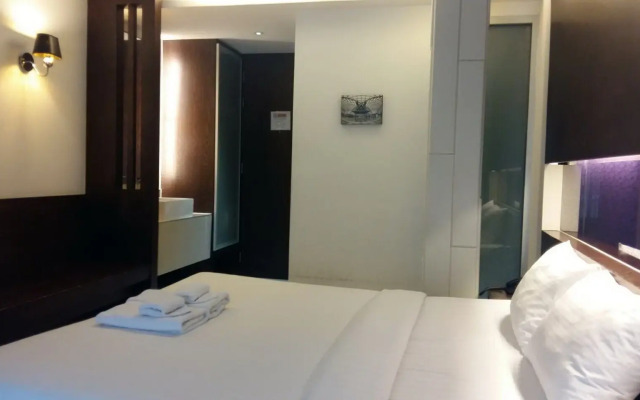 Collection O The Bangkok Airport Link Suite