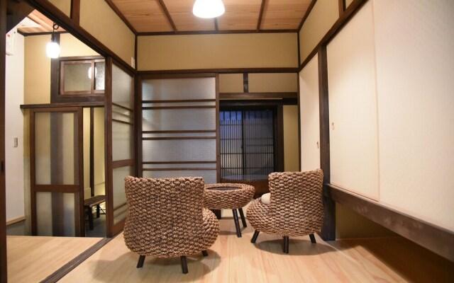 Chika Rakuen