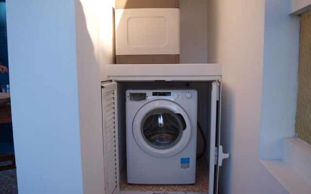 Breeze One Bedroom Apartment by BluPine