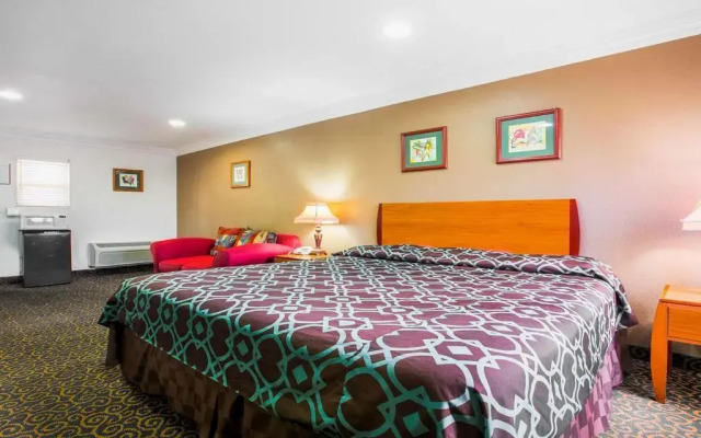 Motel 6 Anaheim, CA - Convention Center