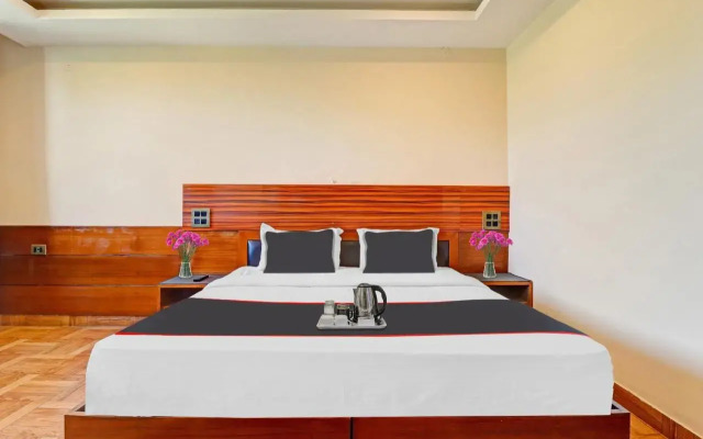 Oyo 703086 Hotel Shri Rooms & Restaurant