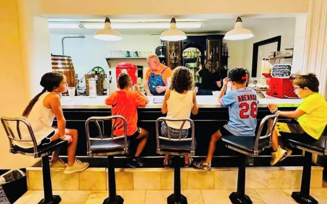 EC Reed's Mercantile and Hotel