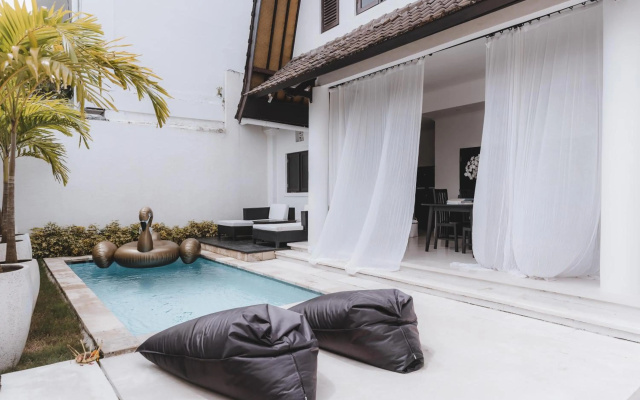 Villa Manis Kecil