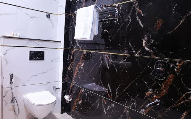 The Hoften Snowia Luxury Stay Near Bhalugarh Waterfall