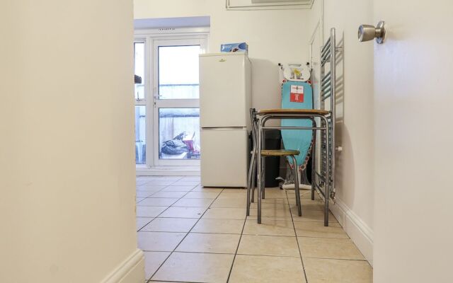 Sidney Street B - Deluxe Single Room 4