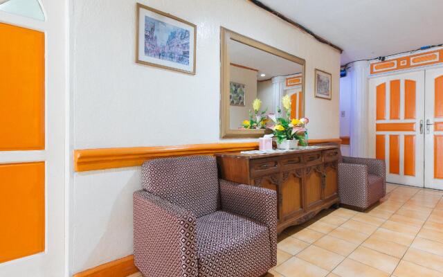 RedDoorz near East Avenue Medical Center