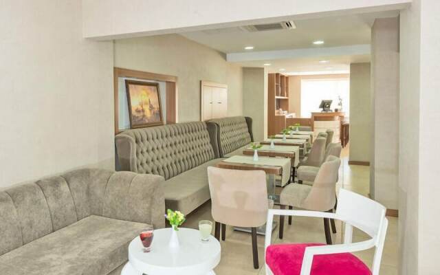La Garden Hotel